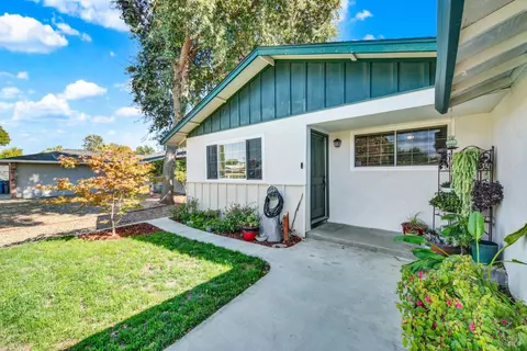 Exterior - 306 Cascade Dr, Vacaville, CA 95687 photo 11 of 31