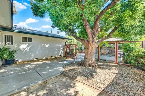 Exterior - 306 Cascade Dr, Vacaville, CA 95687 photo 14 of 31