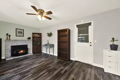 Living - 306 Cascade Dr, Vacaville, CA 95687 photo 4 of 4