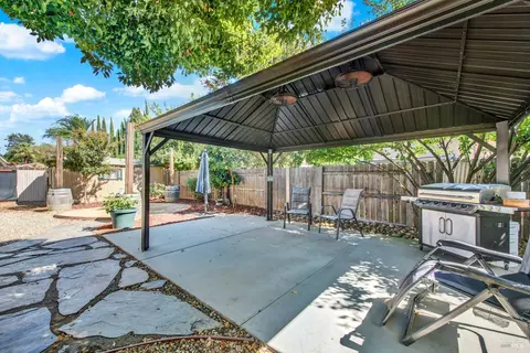 Exterior - 306 Cascade Dr, Vacaville, CA 95687 photo 19 of 31