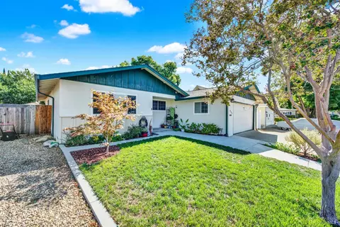 Exterior - 306 Cascade Dr, Vacaville, CA 95687 photo 10 of 31