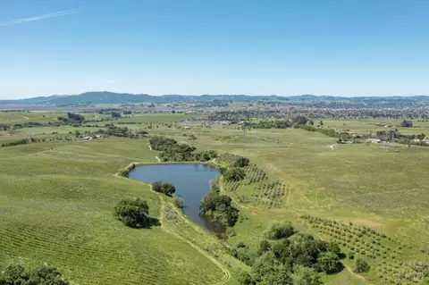 3440 Manor Ln, Petaluma, CA 94954