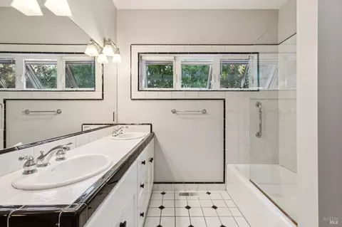 Bath - 490 Denmark St, Sonoma, CA 95476 photo 4 of 6
