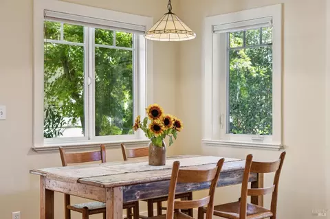 Dining - 490 Denmark St, Sonoma, CA 95476 photo 8 of 9