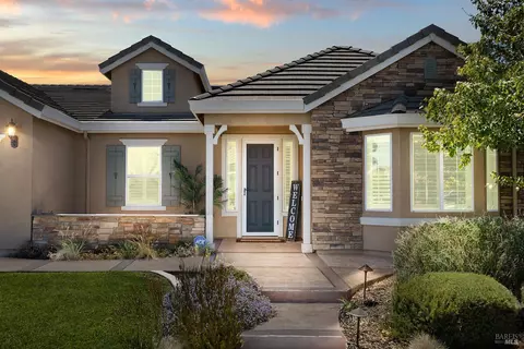 2031 Newcastle Dr, Vacaville, CA 95687