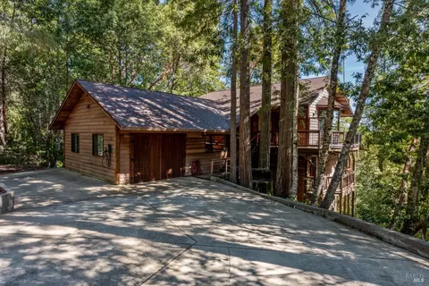 2030 Buckeye Dr, Willits, CA 95490