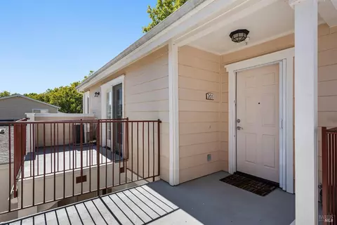 8 Oak Grove Dr #201, Novato, CA 94949