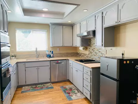 Kitchen - 124 Thacker Ct, Vallejo, CA 94591 photo 5 of 5