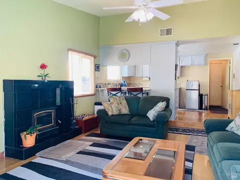 Living - 124 Thacker Ct, Vallejo, CA 94591 photo 7 of 9