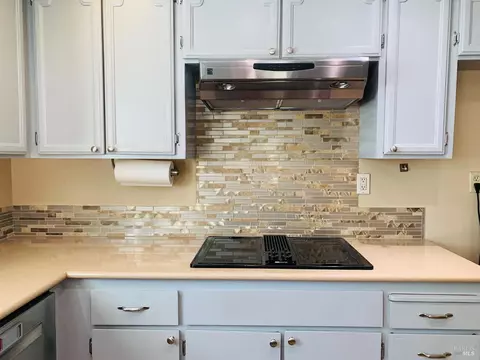 Kitchen - 124 Thacker Ct, Vallejo, CA 94591 photo 2 of 5