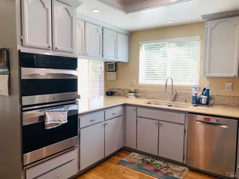 Kitchen - 124 Thacker Ct, Vallejo, CA 94591 photo 4 of 5