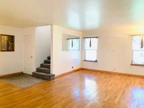 Living - 124 Thacker Ct, Vallejo, CA 94591 photo 2 of 9