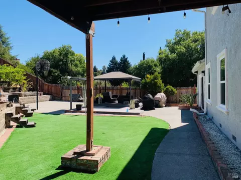 Exterior - 124 Thacker Ct, Vallejo, CA 94591 photo 11 of 12