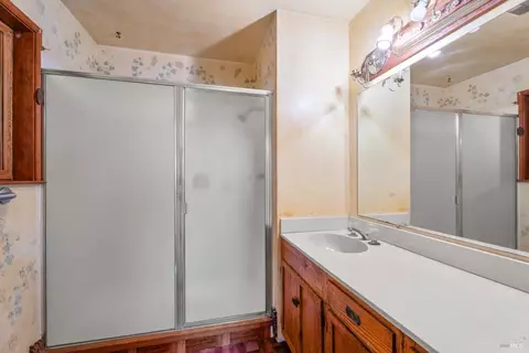 Bath - 24465 Sherwood Rd, Willits, CA 95490 photo 1 of 1