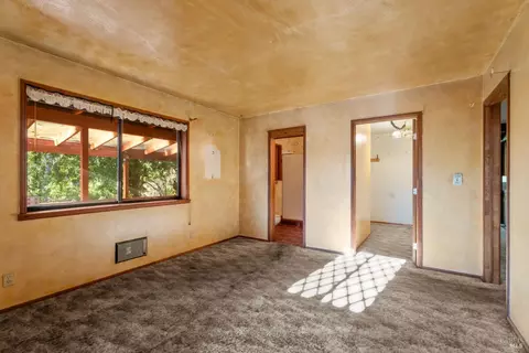 Bedroom - 24465 Sherwood Rd, Willits, CA 95490 photo 3 of 3