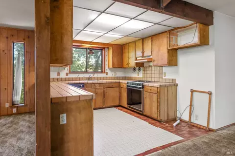 Kitchen - 24465 Sherwood Rd, Willits, CA 95490 photo 1 of 2