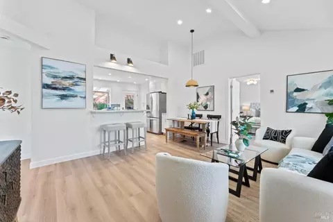 16 Arrowwood Ave, Napa, CA 94558