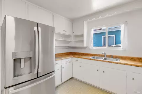 Kitchen - 112 Glenn St, Vallejo, CA 94590 photo 5 of 6