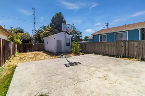 Exterior - 112 Glenn St, Vallejo, CA 94590 photo 4 of 10