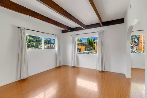 Living - 112 Glenn St, Vallejo, CA 94590 photo 9 of 9