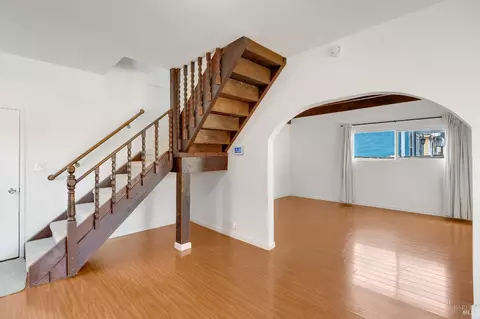 Living - 112 Glenn St, Vallejo, CA 94590 photo 6 of 9
