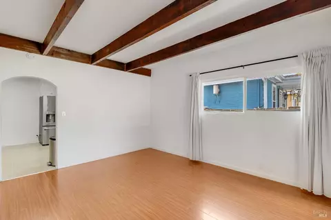 Living - 112 Glenn St, Vallejo, CA 94590 photo 7 of 9