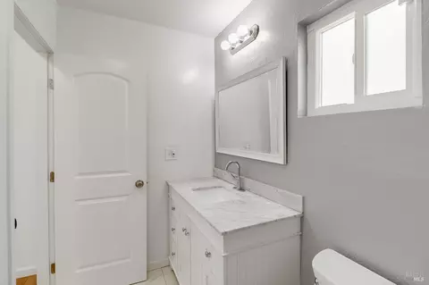 Bath - 112 Glenn St, Vallejo, CA 94590 photo 2 of 2
