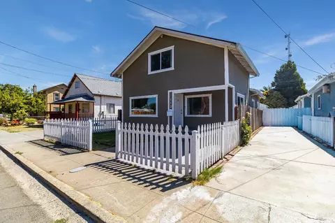 Exterior - 112 Glenn St, Vallejo, CA 94590 photo 2 of 10