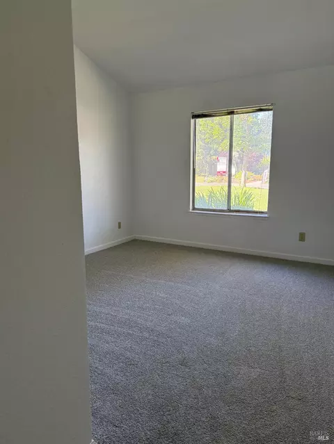 Bedroom - 2600 Nut Tree Rd, Vacaville, CA 95687 photo 1 of 3