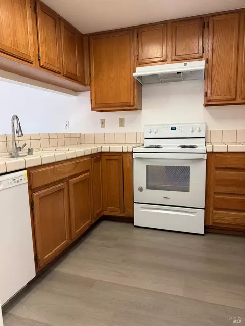 Kitchen - 2600 Nut Tree Rd, Vacaville, CA 95687 photo 1 of 2