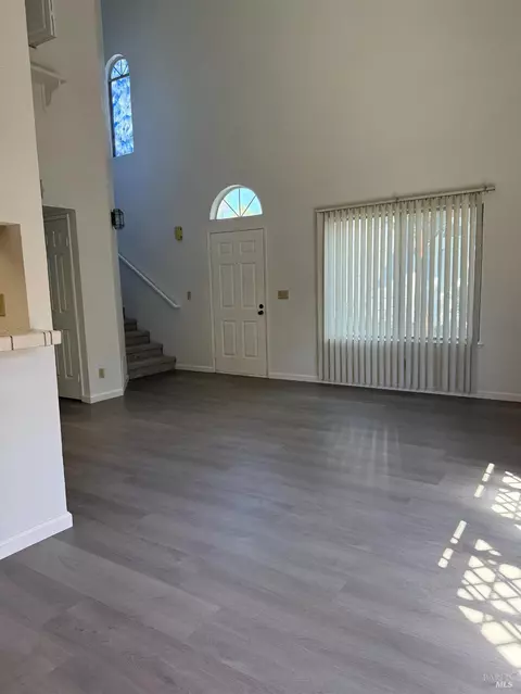 Living - 2600 Nut Tree Rd, Vacaville, CA 95687 photo 1 of 2