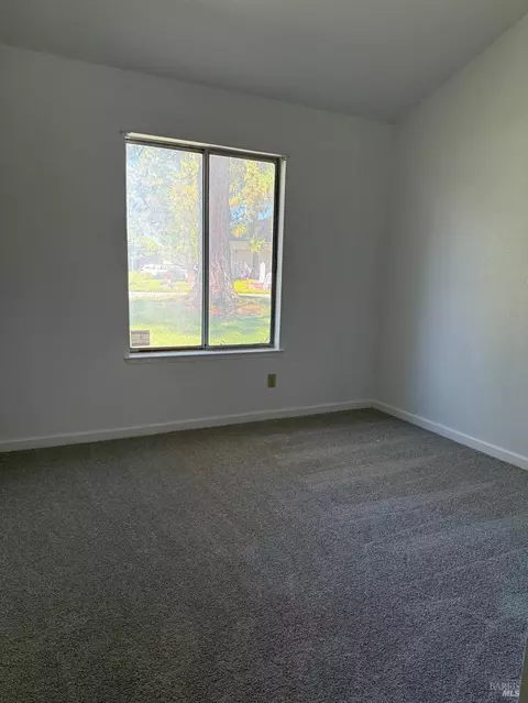 Bedroom - 2600 Nut Tree Rd, Vacaville, CA 95687 photo 2 of 3