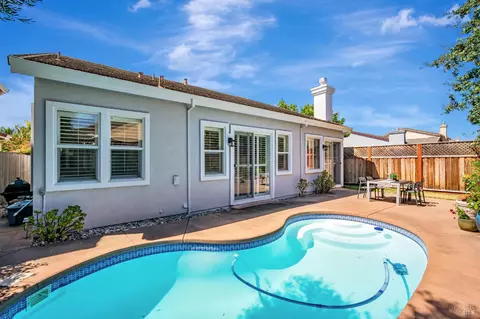 Exterior - 1279 Eagle Dr, Windsor, CA 95492 photo 5 of 14