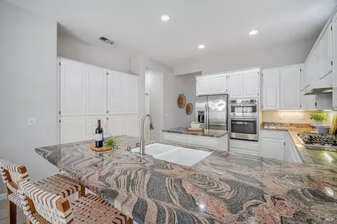 Kitchen - 1279 Eagle Dr, Windsor, CA 95492 photo 5 of 6