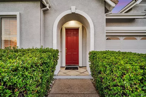 Entry Way - 1279 Eagle Dr, Windsor, CA 95492 photo 2 of 2