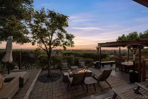 1616 Deer Run, Santa Rosa, CA 95405