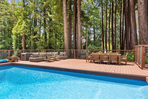 12675 Fiori Ln, Sebastopol, CA 95472