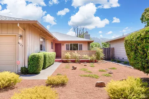 8927 Oak Trail Dr, Santa Rosa, CA 95409