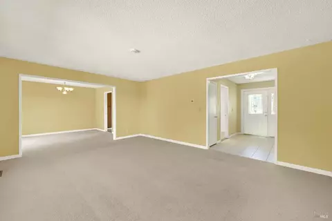 Living - 141 Stratford St, Vallejo, CA 94591 photo 6 of 12