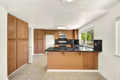 Kitchen - 141 Stratford St, Vallejo, CA 94591 photo 7 of 8