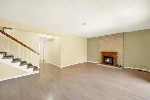 Living - 141 Stratford St, Vallejo, CA 94591 photo 10 of 12
