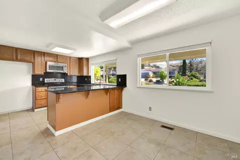 Kitchen - 141 Stratford St, Vallejo, CA 94591 photo 8 of 8
