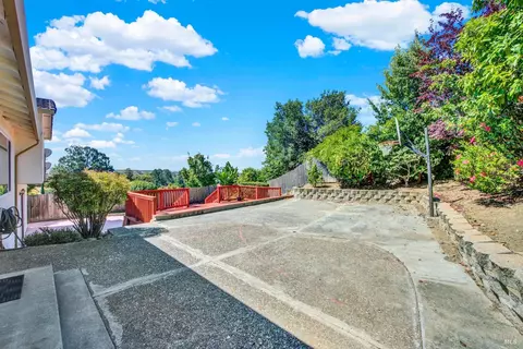 Exterior - 141 Stratford St, Vallejo, CA 94591 photo 13 of 22