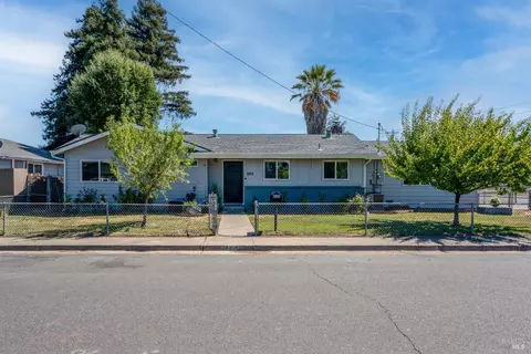 849 Yosemite Dr, Ukiah, CA 95482