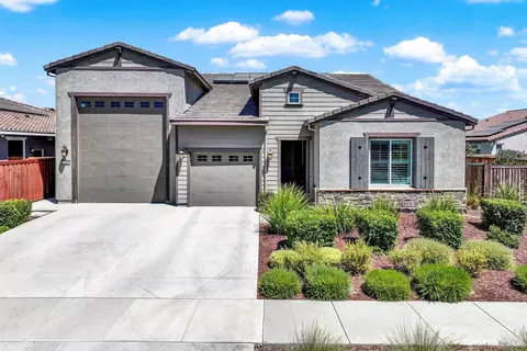 1540 Blossom Way, Dixon, CA 95620