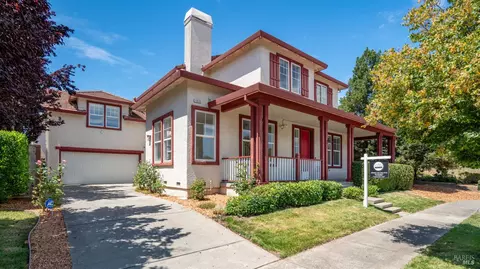 1935 Sestri Ln, Petaluma, CA 94954