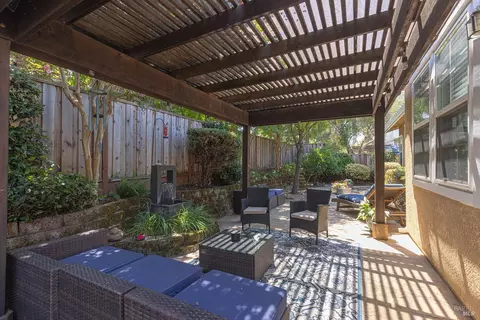 Exterior - 19 Walkabout Ln, Napa, CA 94558 photo 3 of 9