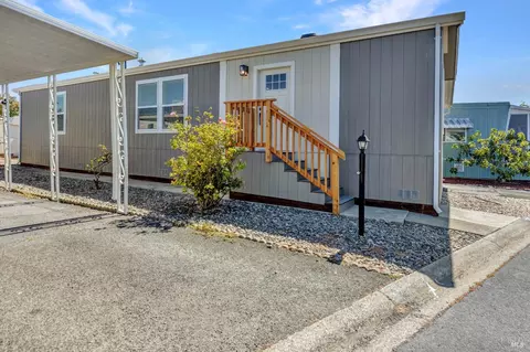 29 Catalpa Dr, Vallejo, CA 94589 photo 3