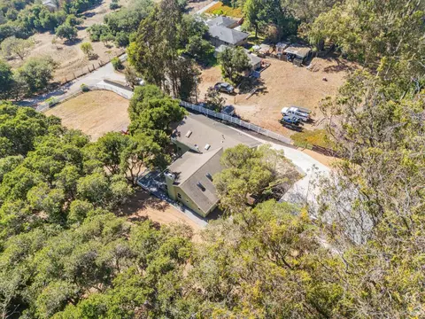 View/Area - 450 Echo Valley Rd, Salinas, CA 93907 photo 8 of 10