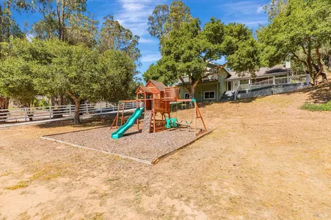 Exterior - 450 Echo Valley Rd, Salinas, CA 93907 photo 14 of 22